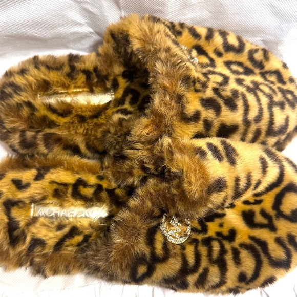 NEW! Michael Kors Fur Cheetah/ Leopard Slippers 10 - Picture 3 of 5